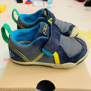 Plae- Ty Navy/Steel Sneakers size 6